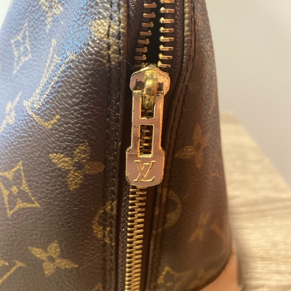 Authentic Louis Vuitton Alma - Picture 8 of 13